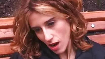 لبخند دختر سایت های سکی برهنه